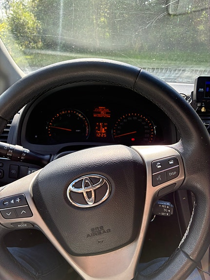 Toyota Avensis 11 of 15
