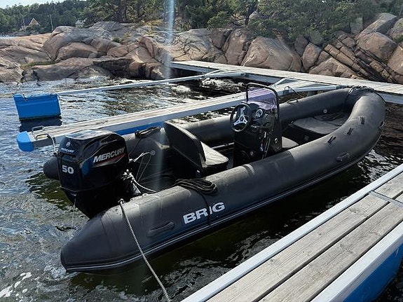 BRIG Falcon 500 m/Mercury 50 3 of 8