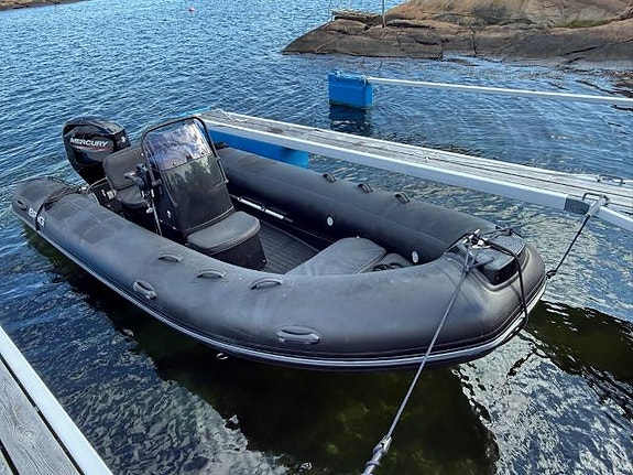 BRIG Falcon 500 m/Mercury 50 2 of 8
