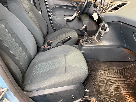 Ford Fiesta 21 of 30