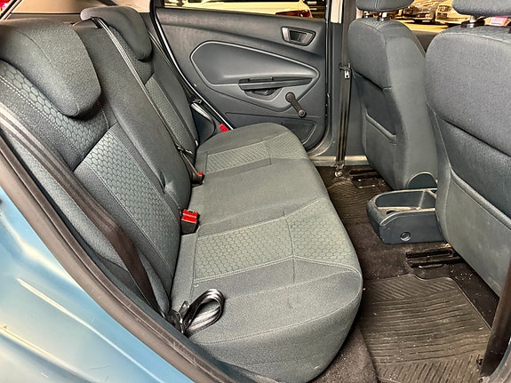 Ford Fiesta 18 of 30