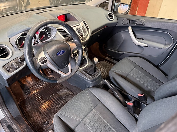 Ford Fiesta 24 of 30