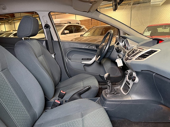 Ford Fiesta 22 of 30