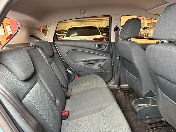 Ford Fiesta 19 of 30