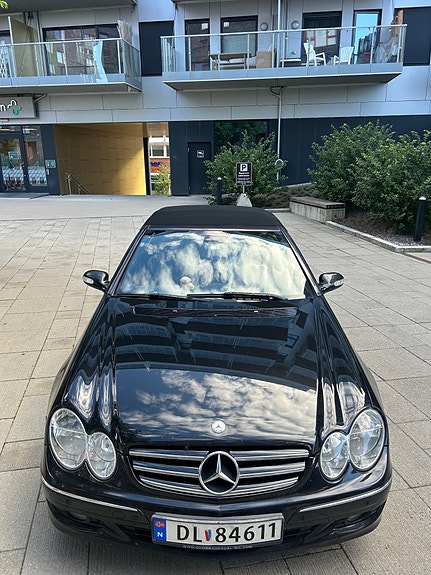 Mercedes-Benz CLK200 4 of 15