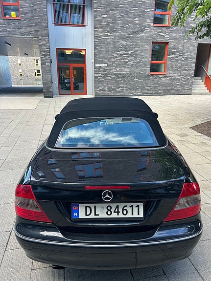 Mercedes-Benz CLK200 5 of 15