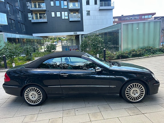Mercedes-Benz CLK200 3 of 15