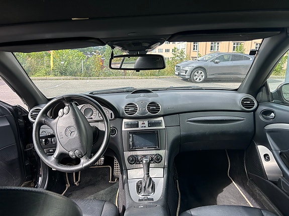 Mercedes-Benz CLK200 8 of 15