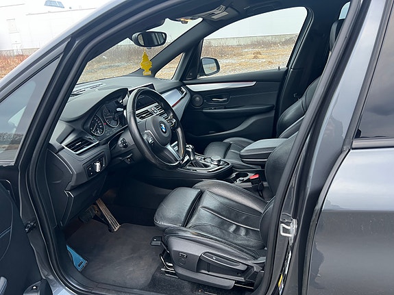 BMW 225xe 11 of 29