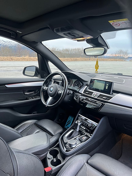 BMW 225xe 13 of 29