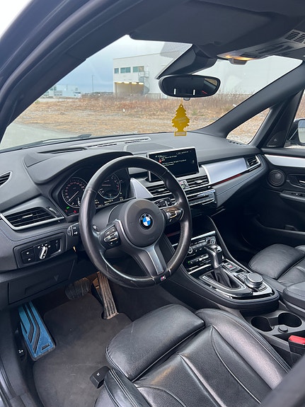 BMW 225xe 8 of 29