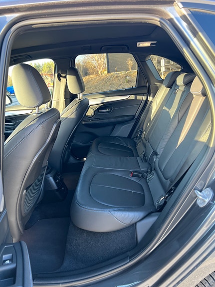 BMW 225xe 15 of 29