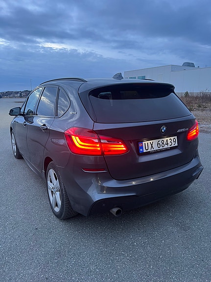 BMW 225xe 3 of 29