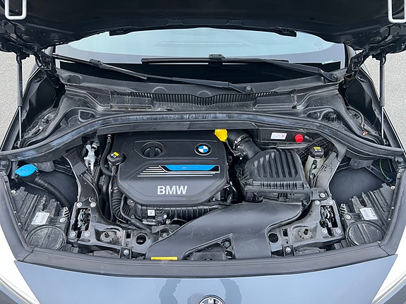 BMW 225xe 24 of 29