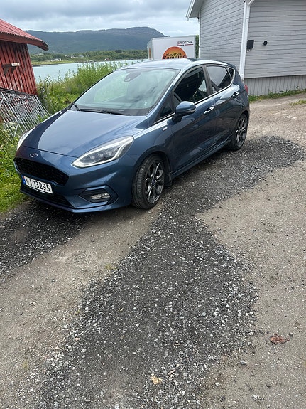 Ford Fiesta 4 of 5