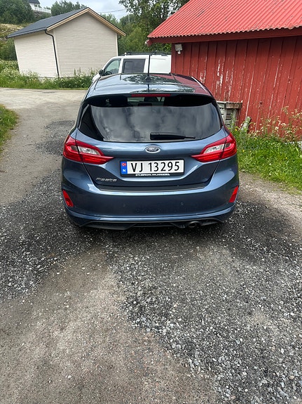 Ford Fiesta 2 of 5