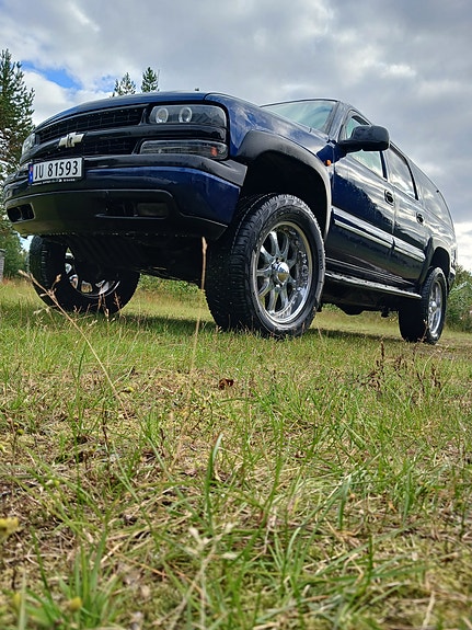 Chevrolet Suburban 8 of 9