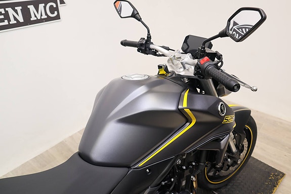 VOGE R525 9 of 16