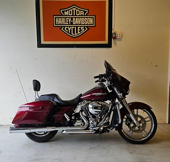 Harley-Davidson FLHXS Street Glide Special