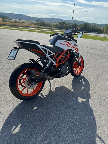 KTM 390 Duke 4 of 8