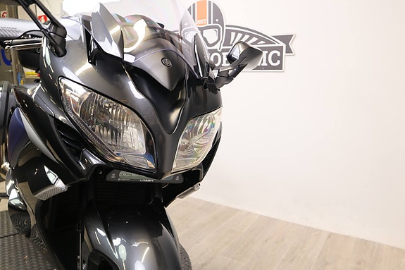Yamaha FJR 1300 ABS 13 of 16