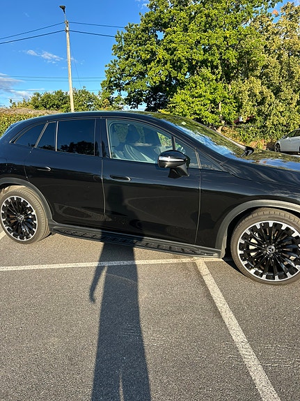 Mercedes-Benz EQE SUV 2 of 10