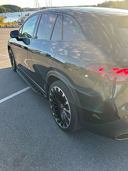 Mercedes-Benz EQE SUV 4 of 10