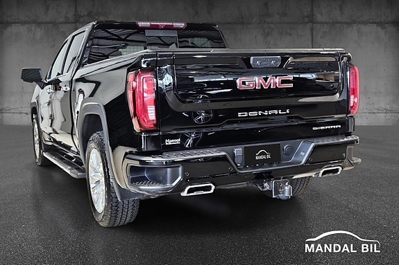 GMC Sierra 7 of 30