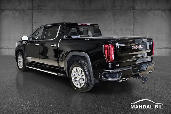 GMC Sierra 10 of 30