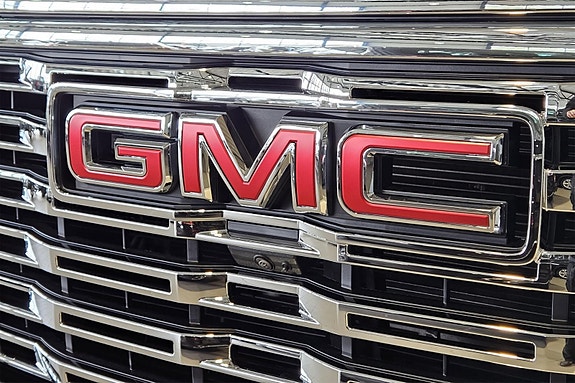 GMC Sierra 8 of 30