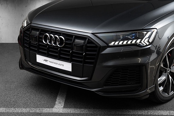 Audi Q7 2 of 30