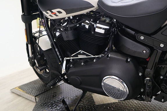Harley-Davidson Softail Fat Boy 114 13 of 14