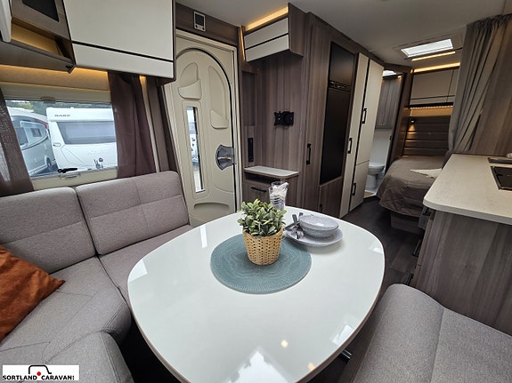 KABE ESTATE 520 XL 12 of 30