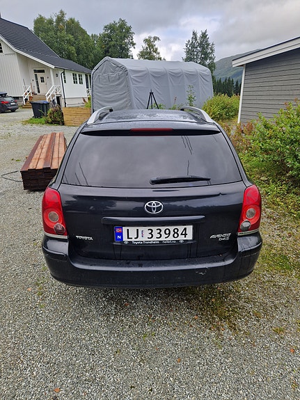 Toyota Avensis 5 of 9