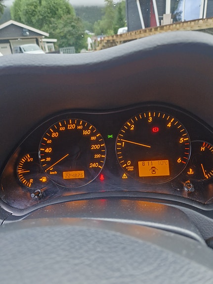 Toyota Avensis 8 of 9