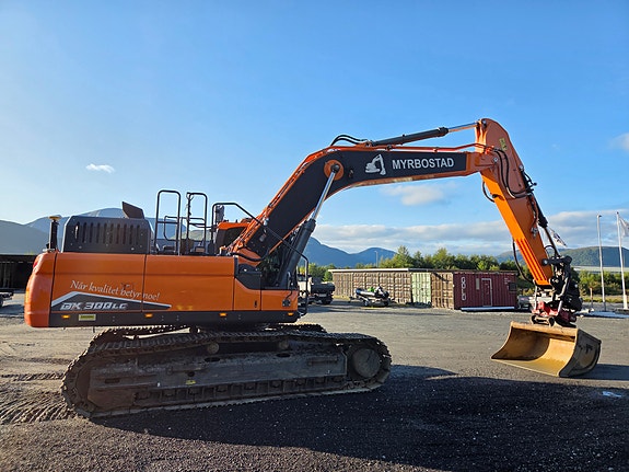 Doosan DX300LC 3 of 10