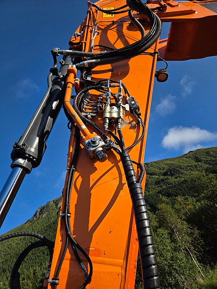 Doosan DX300LC 4 of 10