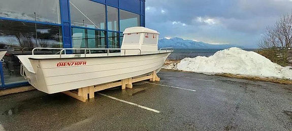 Øien 710 FH med Yamaha F80 4 of 8