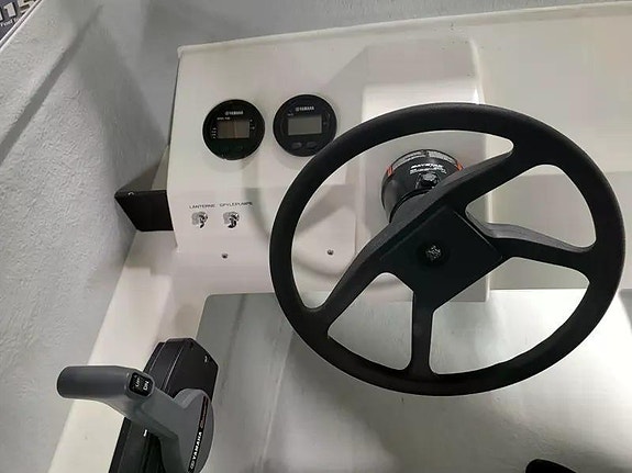 Øien 710 FH med Yamaha F80 5 of 8