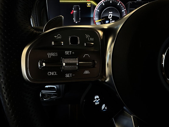 Mercedes-Benz G63 21 of 30