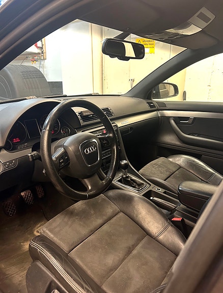 Audi A4 4 of 9