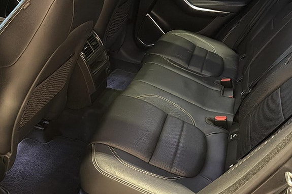 Jaguar F-PACE 23 of 30