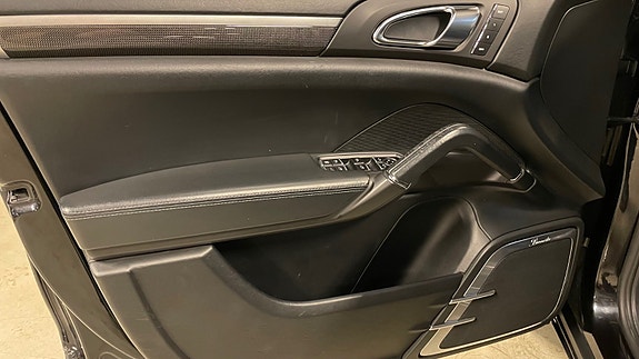 Porsche Cayenne 17 of 21