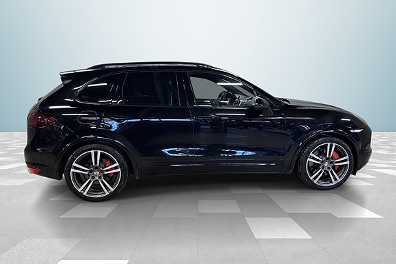 Porsche Cayenne 3 of 21