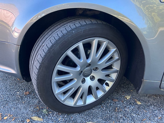 Audi A4 5 of 19