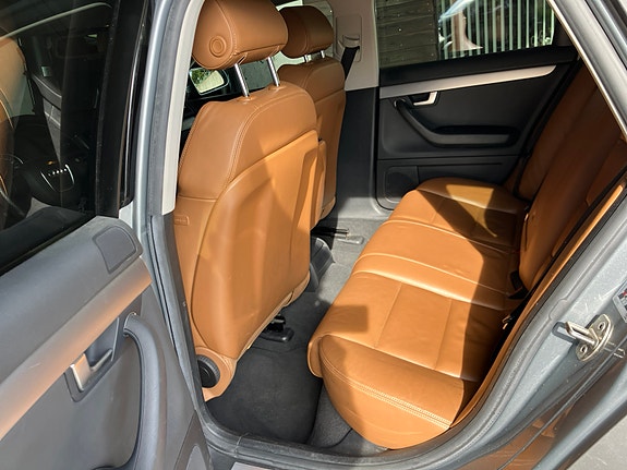 Audi A4 14 of 19