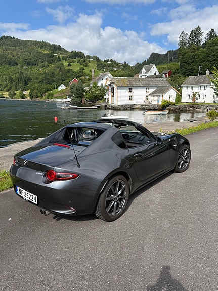 Mazda MX-5 4 of 14