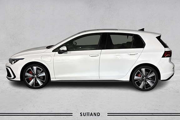 Volkswagen Golf VIII 2 of 13