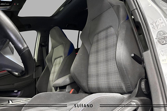 Volkswagen Golf VIII 7 of 13