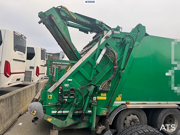 Scania P340 LPG 6x2 Renovasjonsbil m/ Kran. 10 of 30